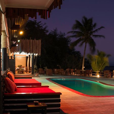 Funky Fish Beach & Surf Resort Solevu Exterior foto