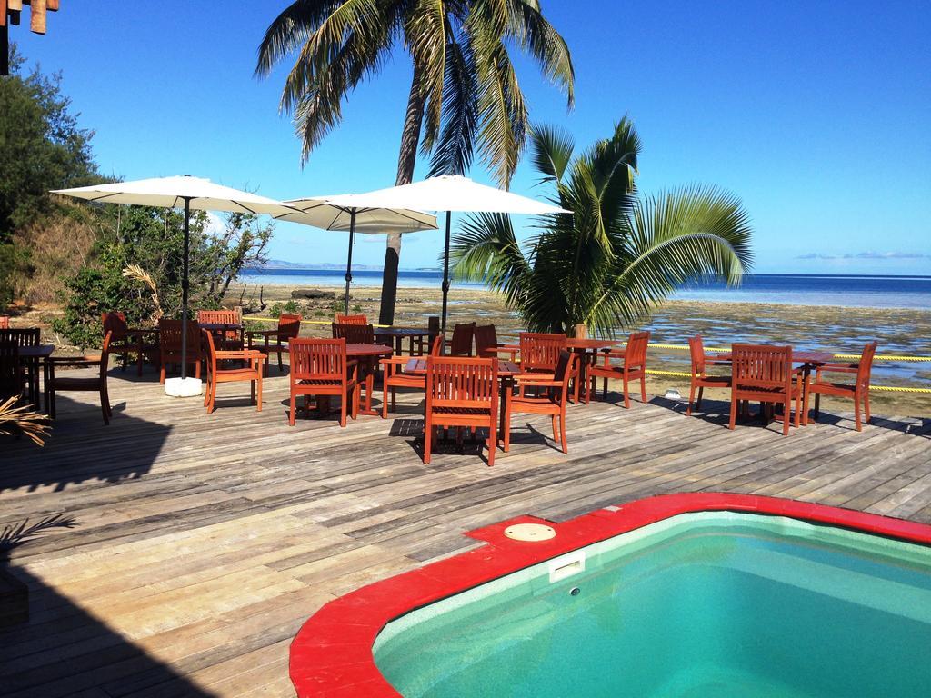 Funky Fish Beach & Surf Resort Solevu Exterior foto