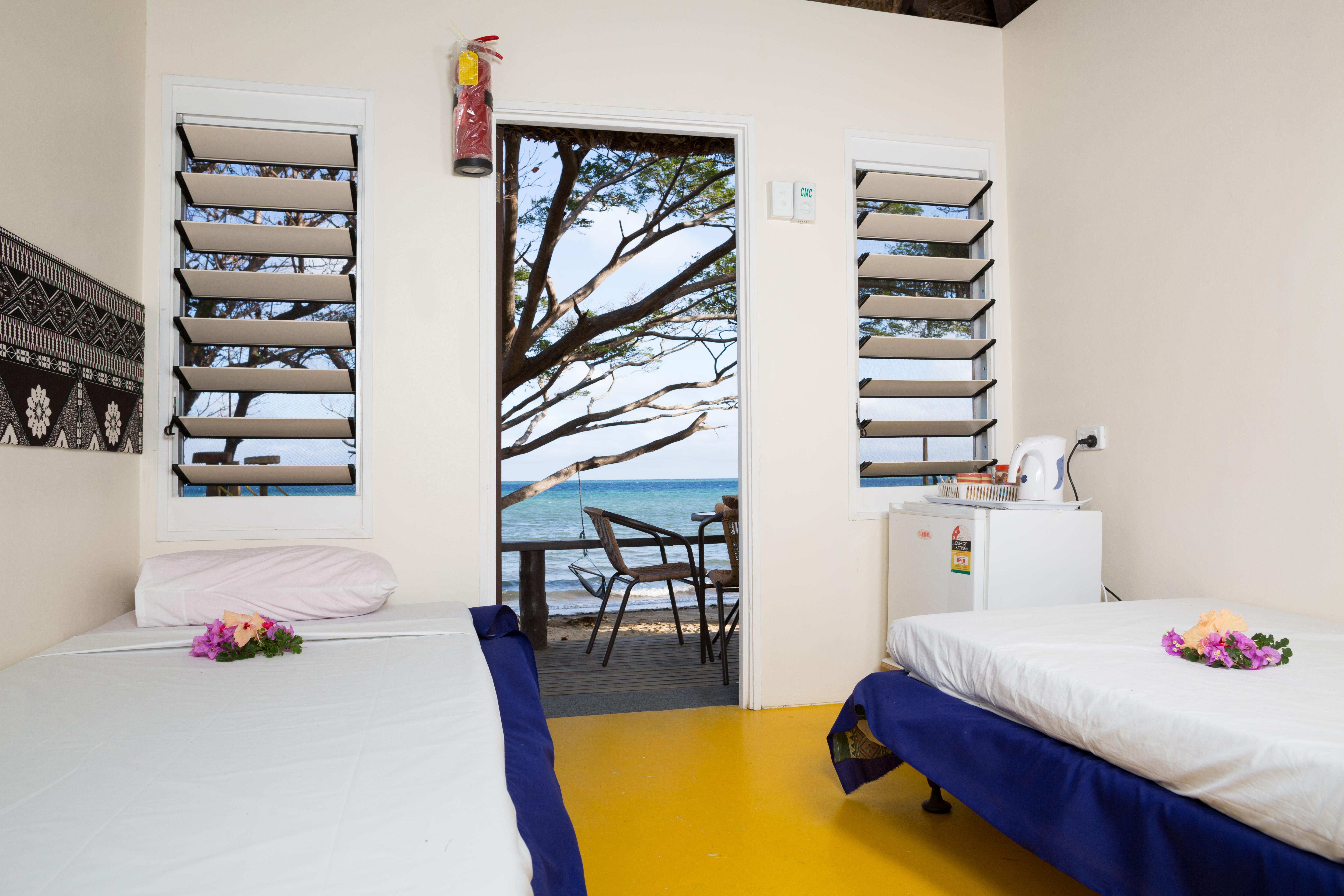 Funky Fish Beach & Surf Resort Solevu Exterior foto