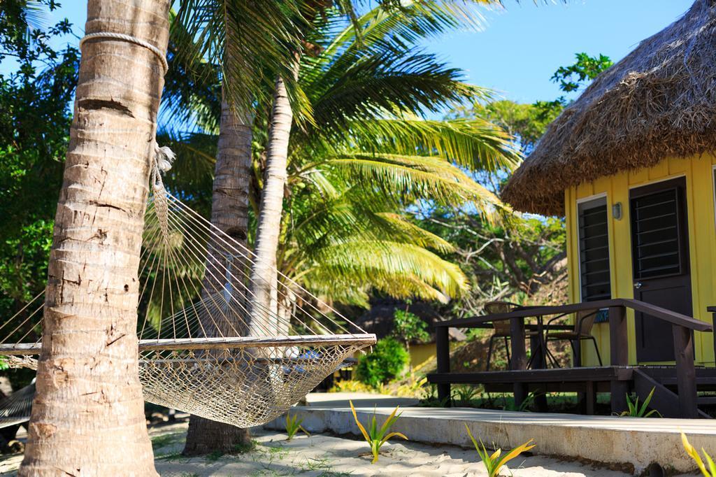 Funky Fish Beach & Surf Resort Solevu Exterior foto