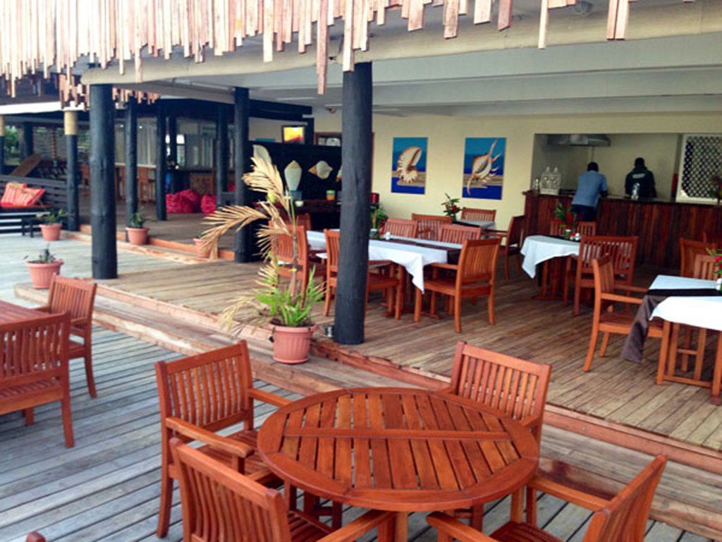 Funky Fish Beach & Surf Resort Solevu Exterior foto